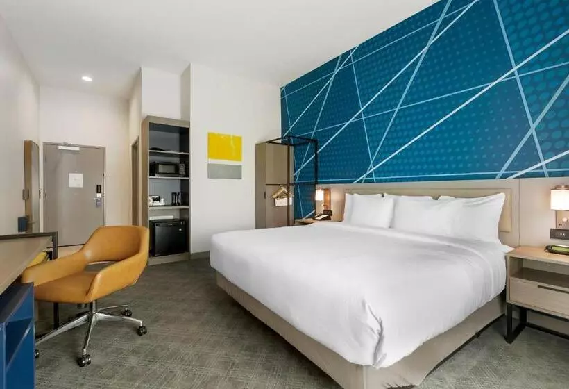キングサイズベッドのスタンダードルーム, Comfort Inn & Suites Houma