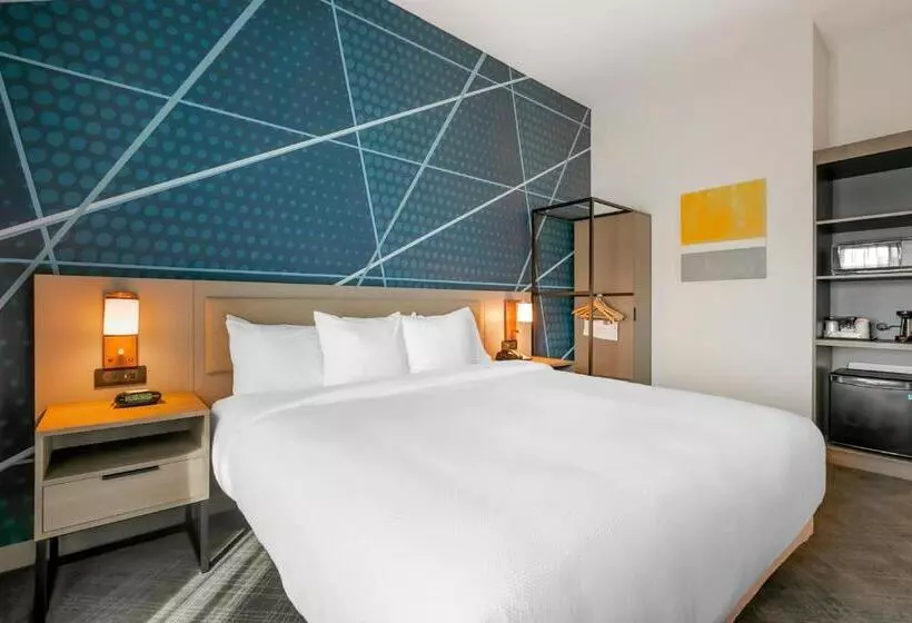 キングサイズベッドのスタンダードルーム, Comfort Inn & Suites Houma