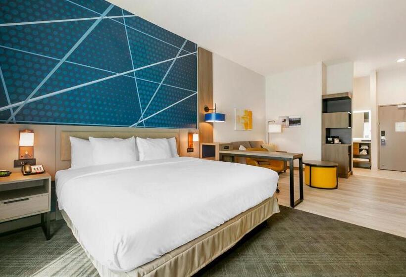 غرفة قياسية رباعية, Comfort Inn & Suites Houma