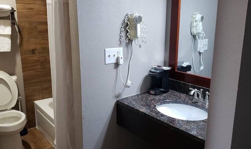 غرفه قياسيه سريرين مزدوجين, Days Inn By Wyndham West Des Moines   Clive