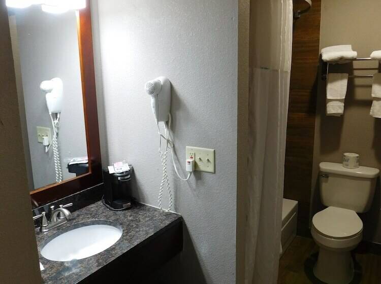 غرفه قياسيه سريرين مزدوجين, Days Inn By Wyndham West Des Moines   Clive