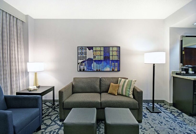 프리미엄 스위트, Embassy Suites Charleston