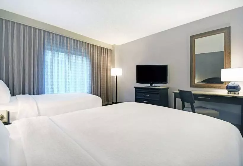 سوئیت برای معلولان, Embassy Suites Charleston