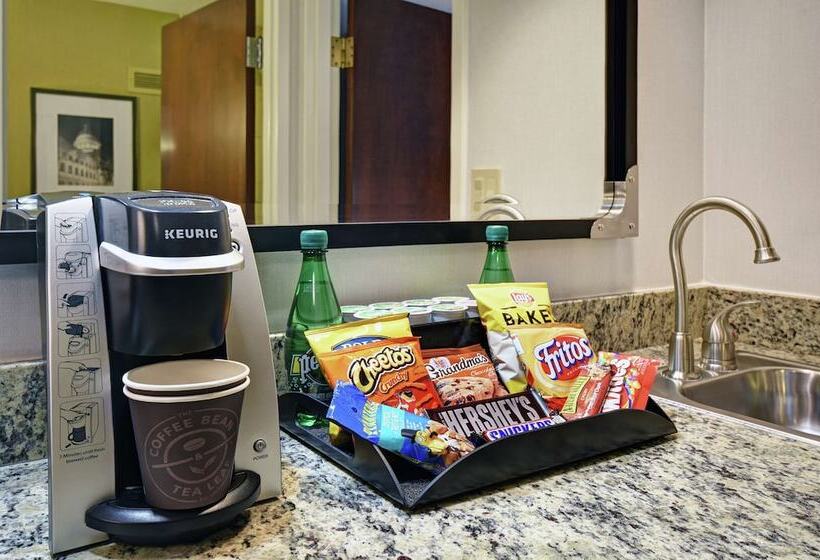 סוויטה מותאמת לאדם עם מוגבלויות, Embassy Suites Charleston