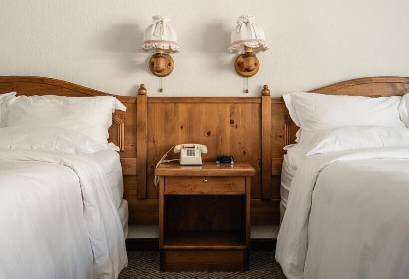 Номер Стандарт Вид на Бассейн, Enzian Inn