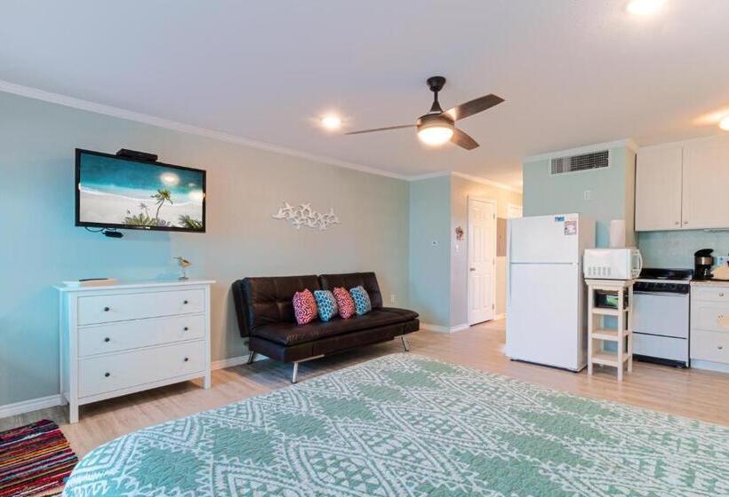 Studio Standard, Executive Keys Condominiums On The Beach