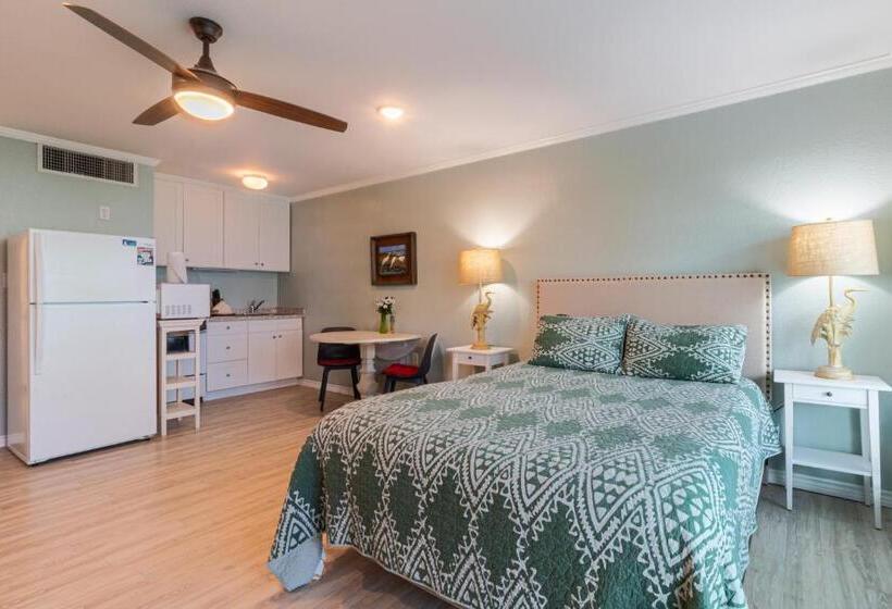 Studio Standard, Executive Keys Condominiums On The Beach