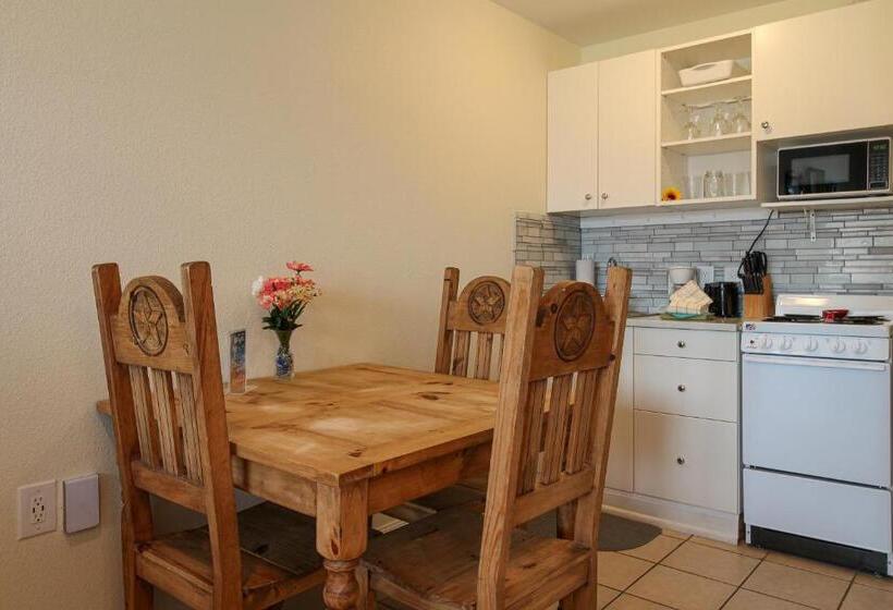 Studio Standard, Executive Keys Condominiums On The Beach