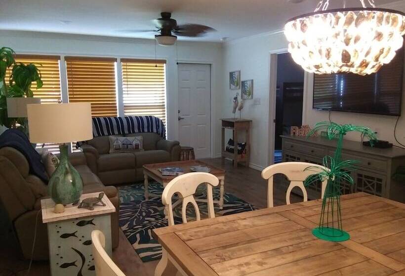 Appartement 2 Chambres, Executive Keys Condominiums On The Beach