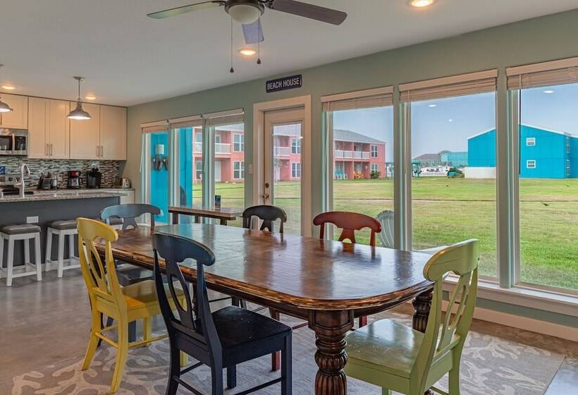 Апартаменты 3 Спальни, Executive Keys Condominiums On The Beach
