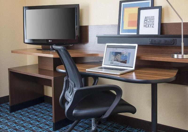 キングサイズベッドのスタンダードルーム, Fairfield Inn & Suites Cheyenne