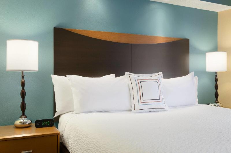 带大床的标准间, Fairfield Inn & Suites By Marriott Dallas Plano