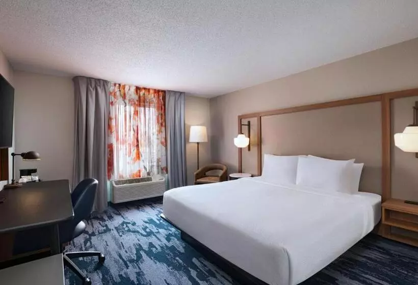 キングサイズベッドのスタンダードルーム, Fairfield Inn & Suites Kansas City Airport