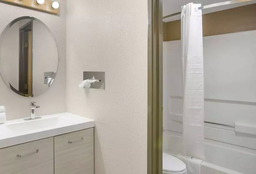 اتاق استاندارد با 2 تخت دوبل, Rodeway Inn