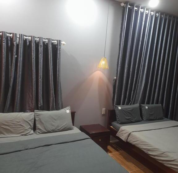 اتاق لوکس با بالکن, Thanh Hằng Homestay