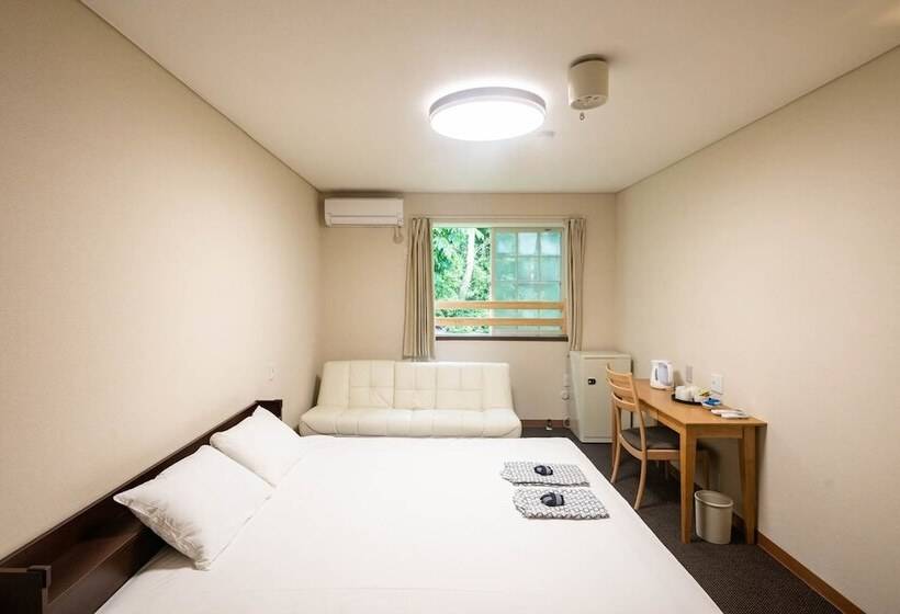 اتاق استاندارد سه نفره, Fujiyama Inn Conifer