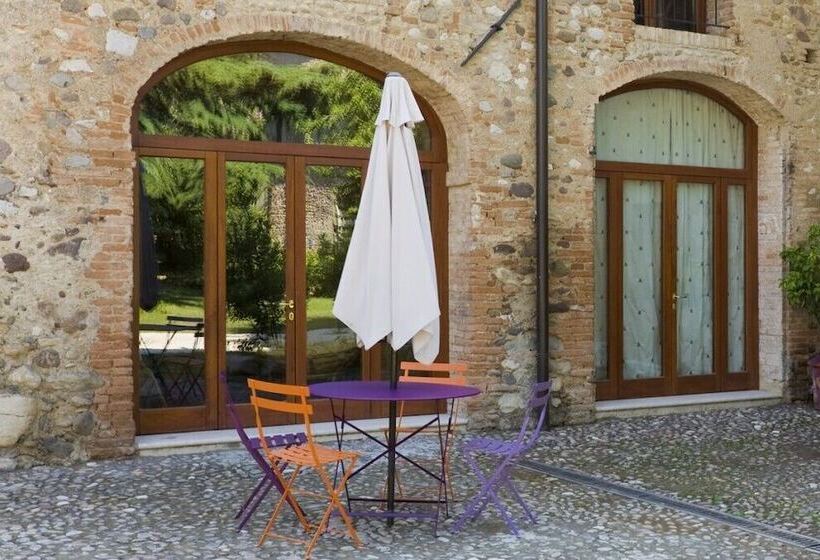 شقة غرفة واحدة, Solimago Dimora Storica