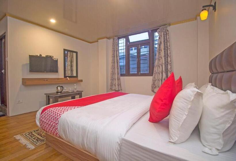 デラックストリプルルーム, Capital O Sinol Retreat