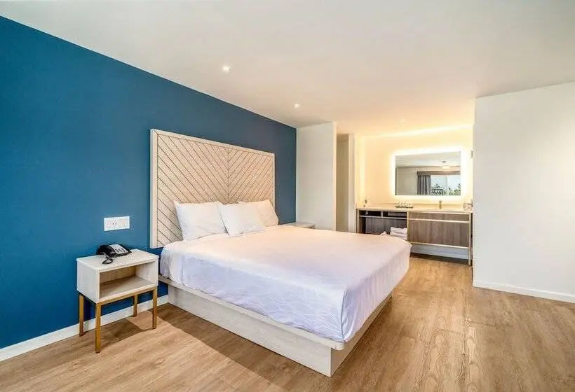 身障者適用スタンダードルーム, Trend Hotel At Lax Airport