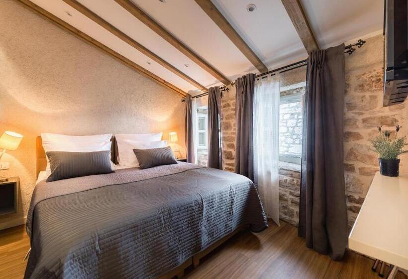 סוויטת ג'וניור, Fenice Palace