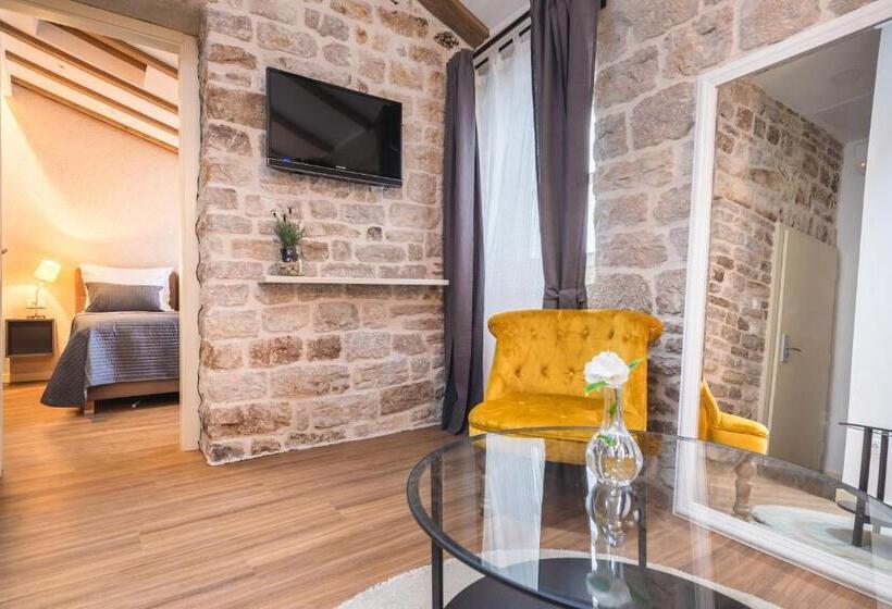 סוויטת ג'וניור, Fenice Palace