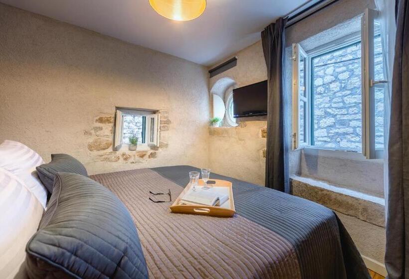 סוויטת ג'וניור, Fenice Palace