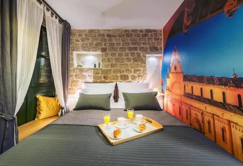 اتاق استاندارد با تخت بزرگ, Fenice Palace