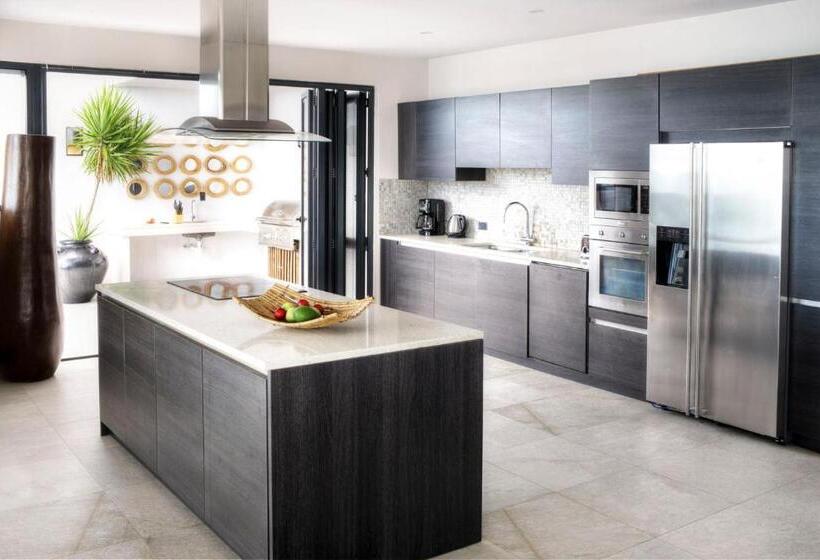 غرفة قياسية مطلّة علي البحر, Tamarind Hills Resort & Villas