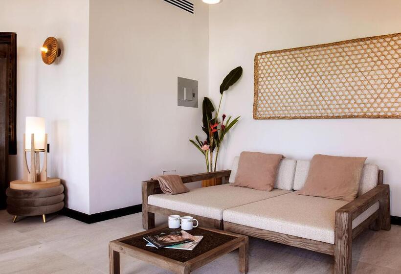 جناح مطلّ علي البحر مزود بجاكوزى, Tamarind Hills Resort & Villas