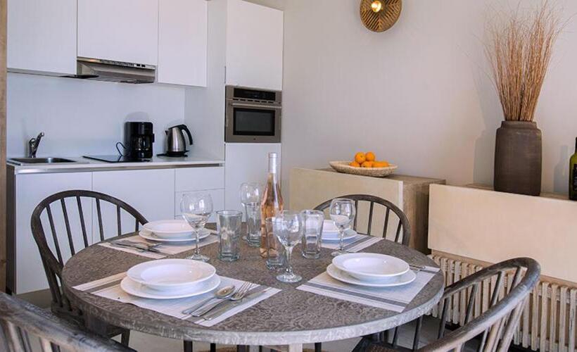 جناح, Tamarind Hills Resort & Villas