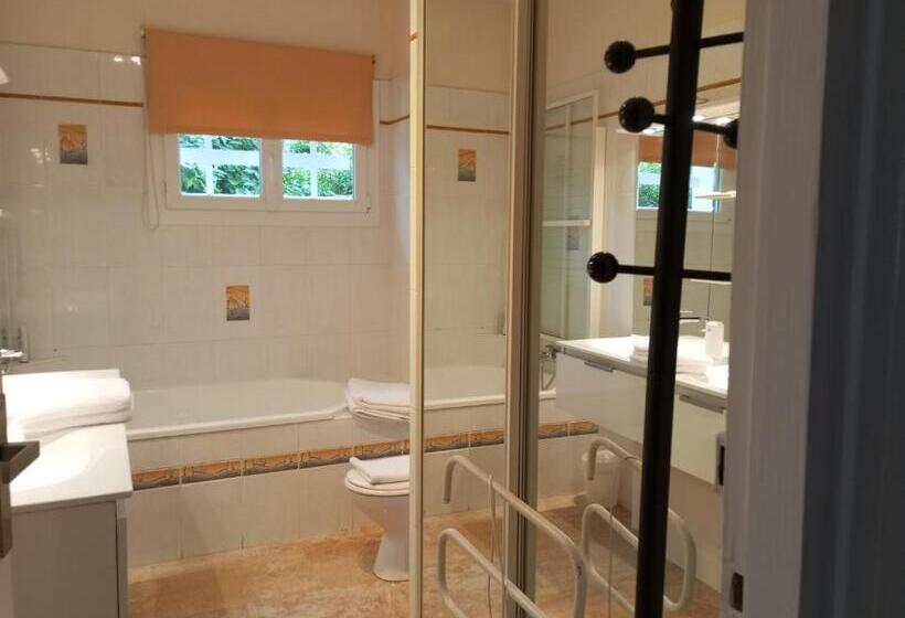 Номер Стандарт, Chambres D Hotes Beziers