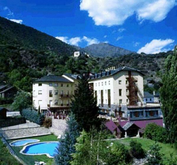 スタンダードトリプルルーム, Cardós