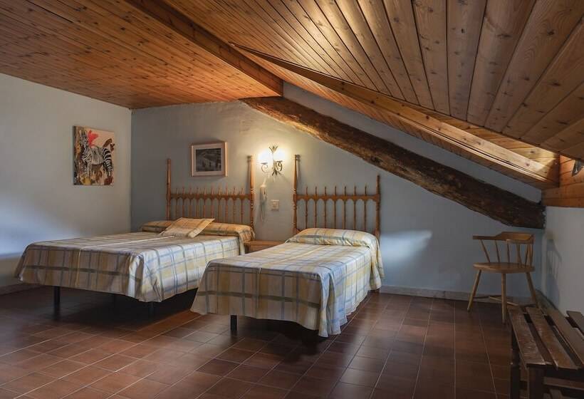 スタンダードトリプルルーム, Cardós