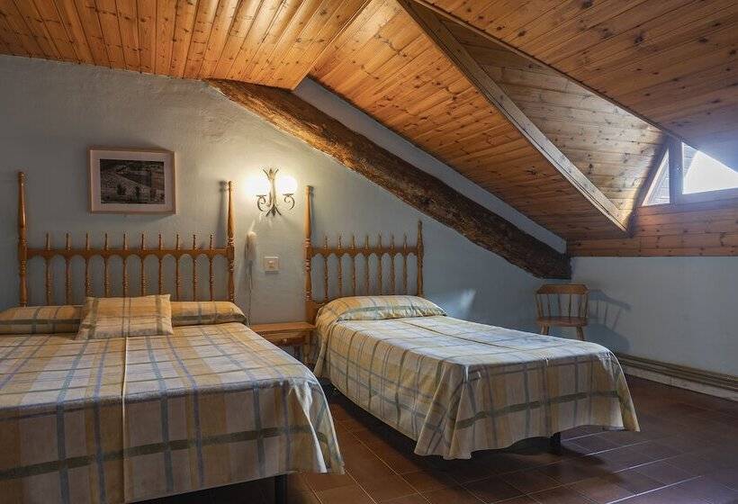 스탠다드 트리플 룸, Cardós