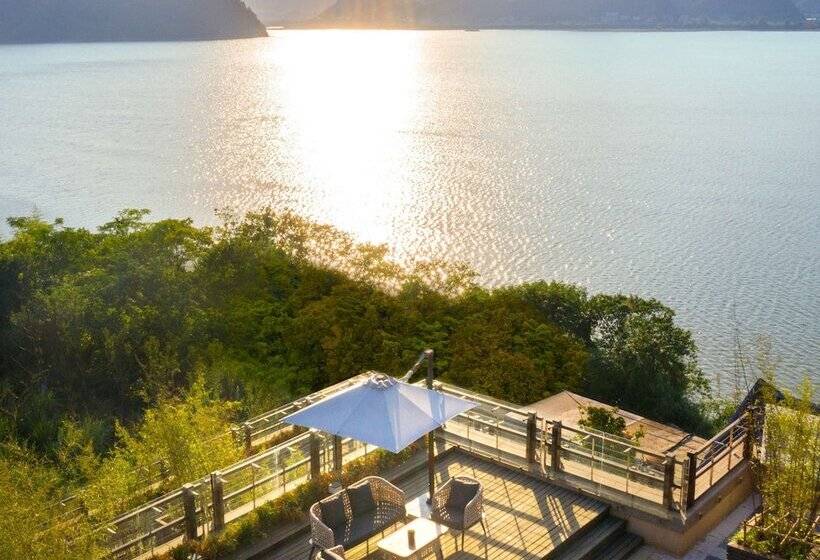 جناح ديلوكس, Conrad Hangzhou Tonglu