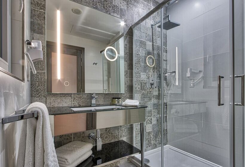 اتاق استاندارد سه تخته با بالکن, Palazzo Rosaria Boutique