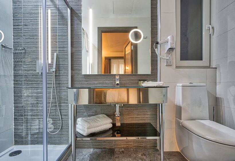 اتاق لوکس با بالکن, Palazzo Rosaria Boutique