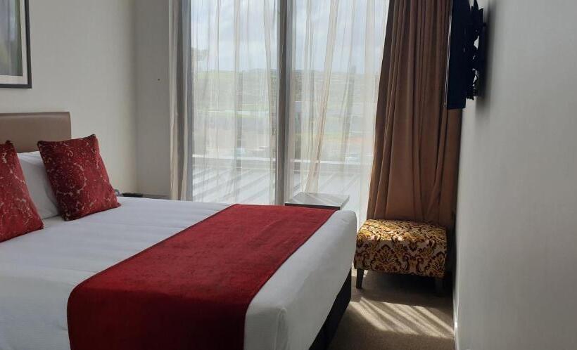 חדר דלוקס, Ramada Suites By Wyndham Auckland Manukau Pacfic Centre