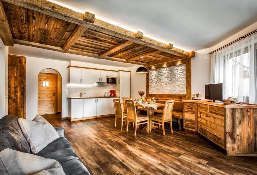 豪华两卧室公寓, Alpine Mountain Chalet