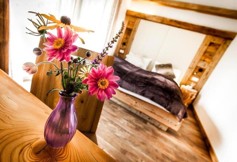 豪华两卧室公寓, Alpine Mountain Chalet