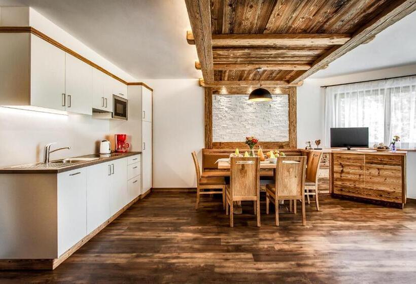 豪华两卧室公寓, Alpine Mountain Chalet