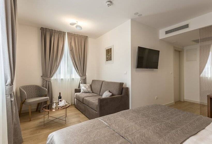 Superior-huone, Residence Stine