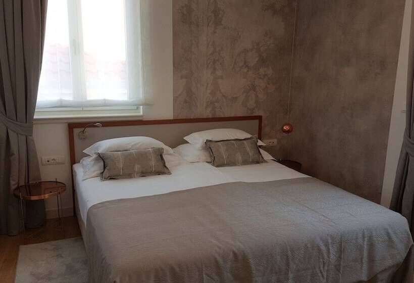 Superior-huone, Residence Stine