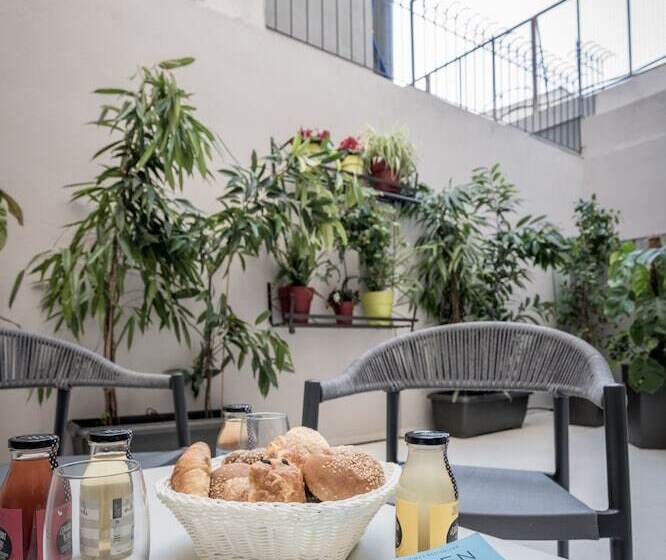 スイート, Urban Nest   Suites & Apartments