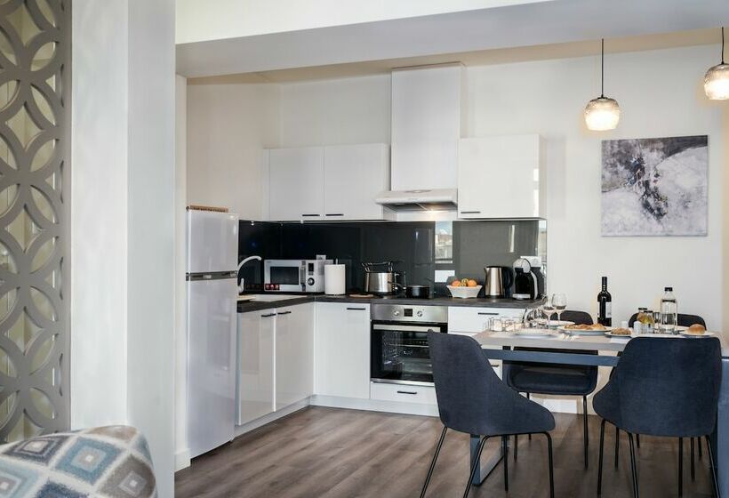 エクゼクティブスイート, Urban Nest   Suites & Apartments