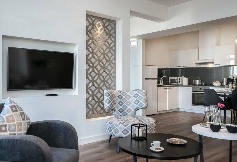 バルコニー付スイート, Urban Nest   Suites & Apartments