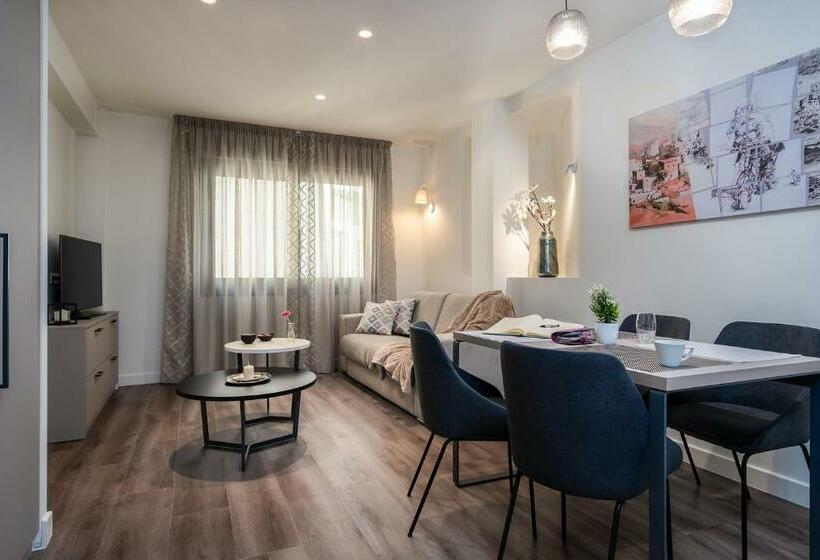 スイート, Urban Nest   Suites & Apartments