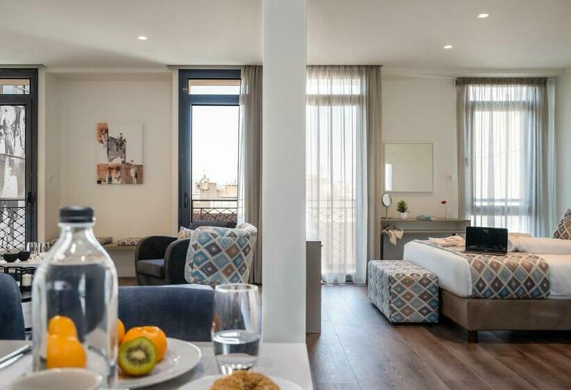 バルコニー付スイート, Urban Nest   Suites & Apartments