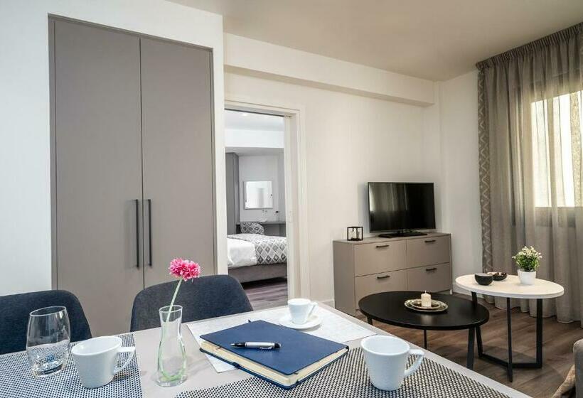 スイート, Urban Nest   Suites & Apartments
