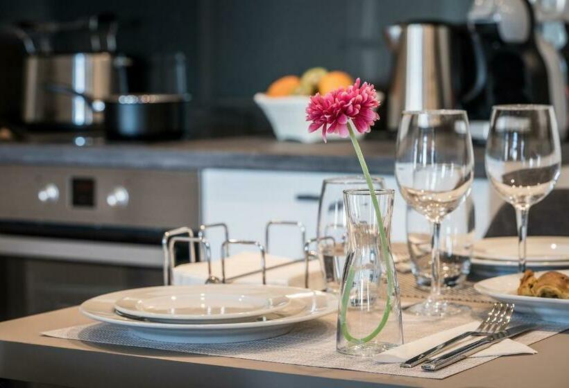 エクゼクティブスイート, Urban Nest   Suites & Apartments